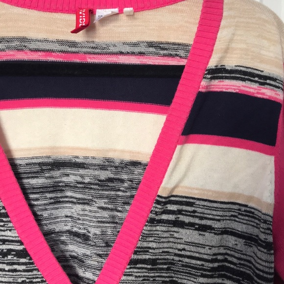 Women’s Cardigan - Picture 2 of 4